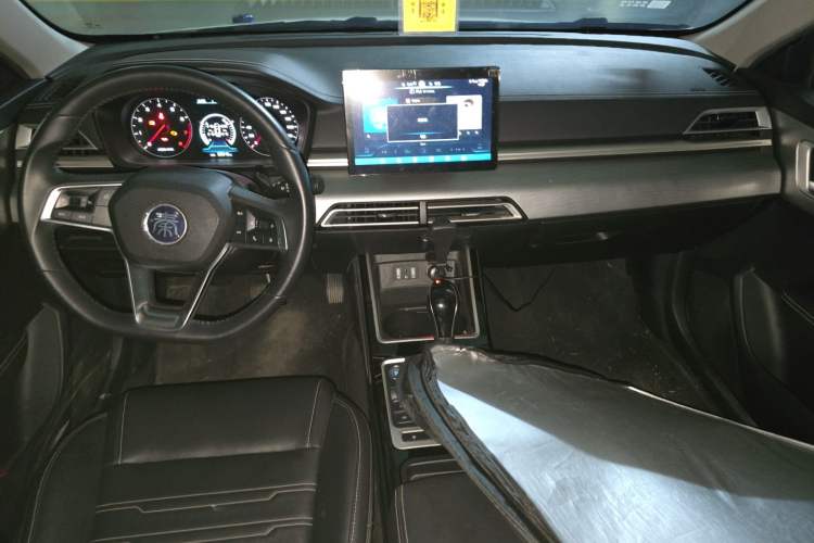 Used BYD Qin 2019 1.5L Automatic Prestige Model Center Console