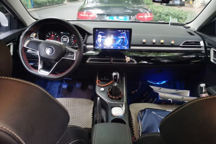 Used BYD Qin 2019 1.5L Manual Comfort Version Center Console