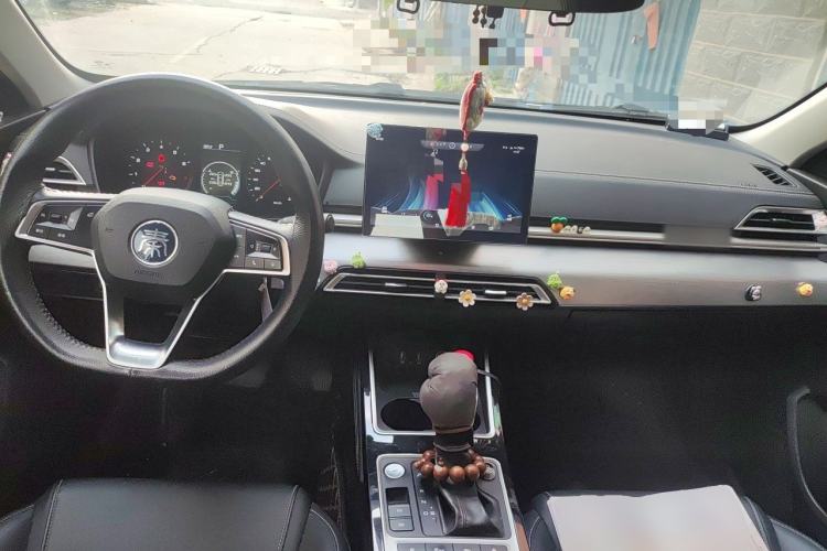 Used BYD Qin 2019 1.5L Automatic Prestige Model Center Console