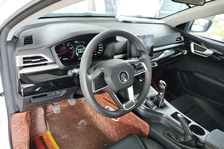 Used BYD Qin 2019 1.5L Manual Luxury Version Center Console