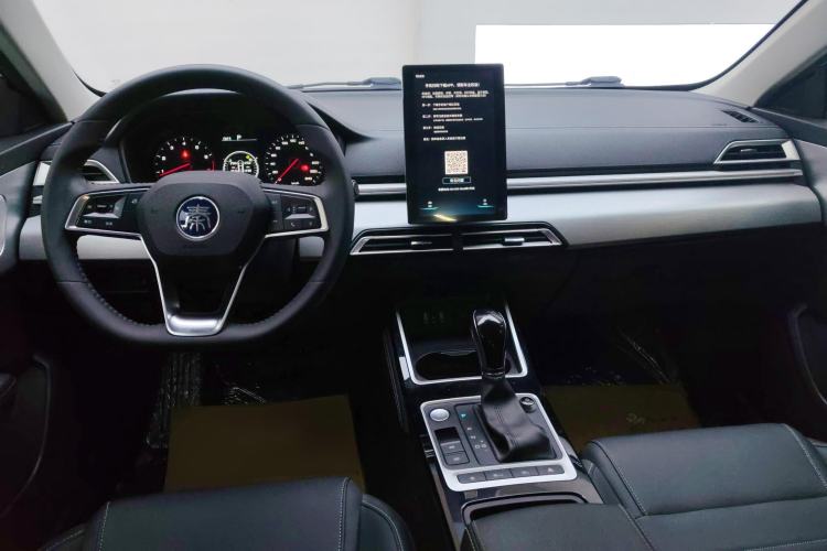 Used BYD Qin 2019 1.5L Automatic Prestige Model Center Console