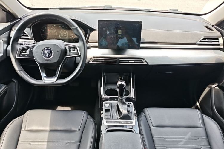 Used BYD Qin 2019 1.5L Automatic Prestige Model Center Console