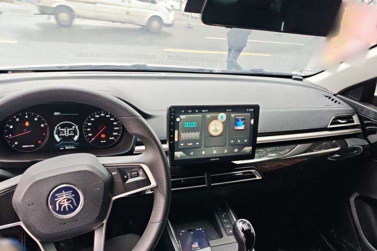 Used BYD Qin 2019 1.5L Manual Comfort Version Center Console