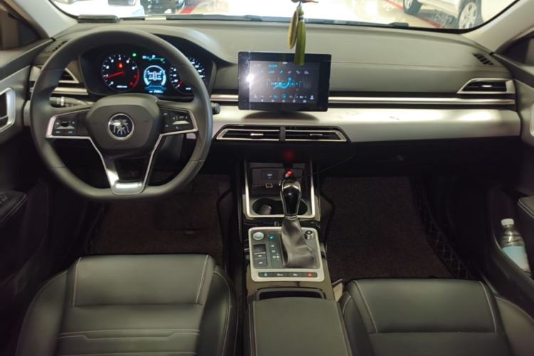 Used BYD Qin 2019 1.5L Automatic Luxury Model Center Console