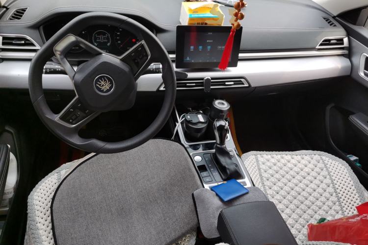 Used BYD Qin 2019 1.5L Automatic Luxury Model Center Console