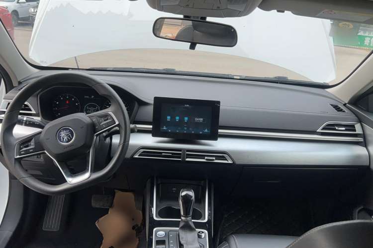 Used BYD Qin 2019 1.5L Automatic Luxury Model Center Console