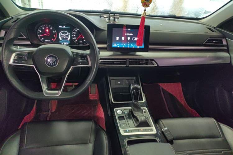 Used BYD Qin 2019 1.5L Automatic Luxury Model Center Console