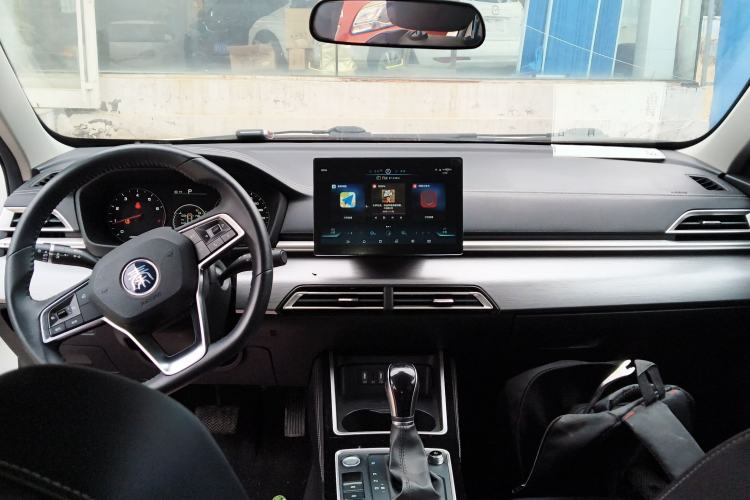 Used BYD Qin 2019 1.5L Automatic Prestige Model Center Console