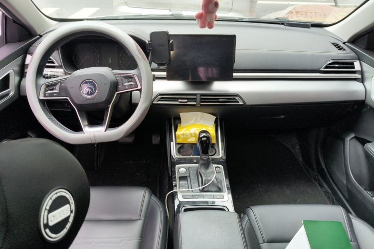 Used BYD Qin 2019 1.5L Automatic Prestige Model Center Console