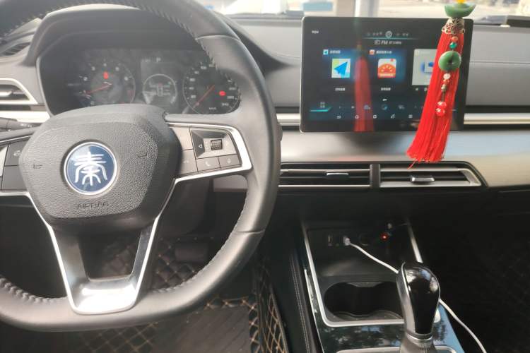 Used BYD Qin 2019 1.5L Automatic Prestige Model Center Console
