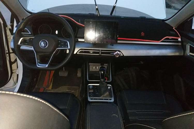 Used BYD Qin 2019 1.5L Automatic Prestige Model Center Console