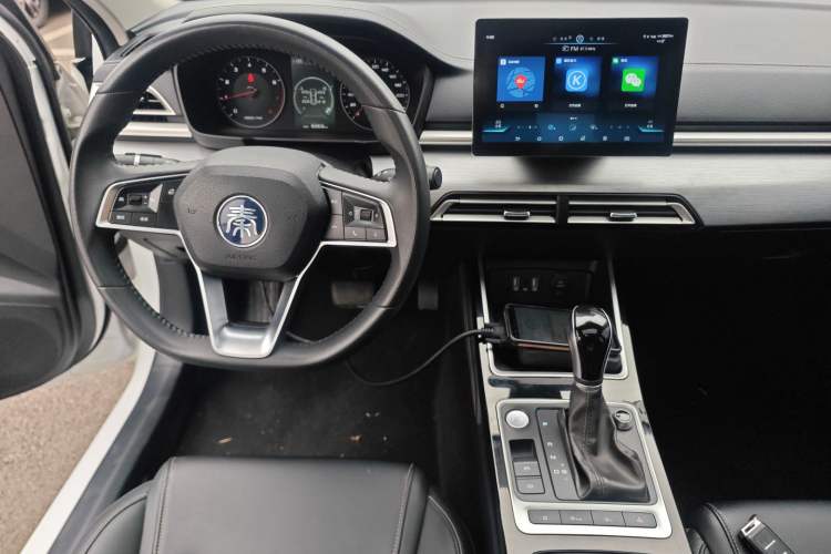 Used BYD Qin 2019 1.5L Automatic Prestige Model Center Console
