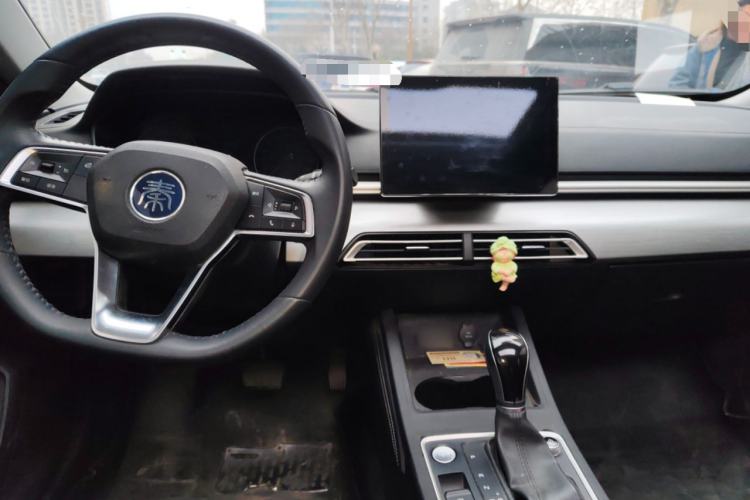 Used BYD Qin 2019 1.5L Automatic Prestige Model Center Console