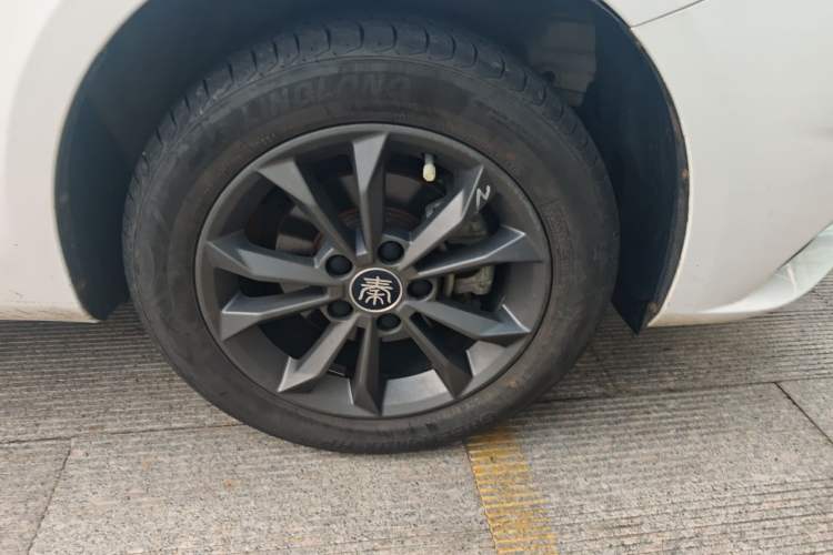 Used BYD Qin 2019 1.5L Automatic Luxury Model Exterior 1