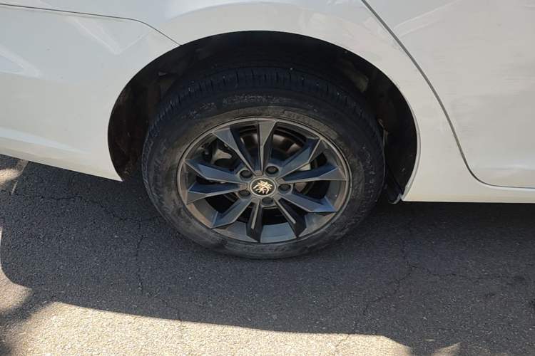 Used BYD Qin 2019 1.5L Manual Luxury Version Exterior 5