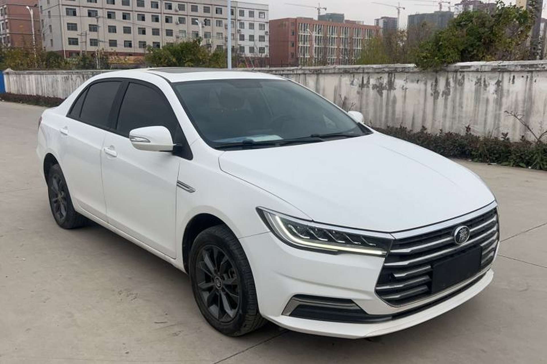 Used BYD Qin 2019 1.5L Manual Luxury Version Exterior 5