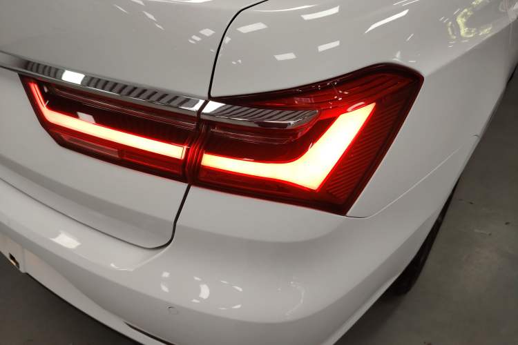 Used BYD Qin 2019 1.5L Automatic Luxury Model Exterior 6