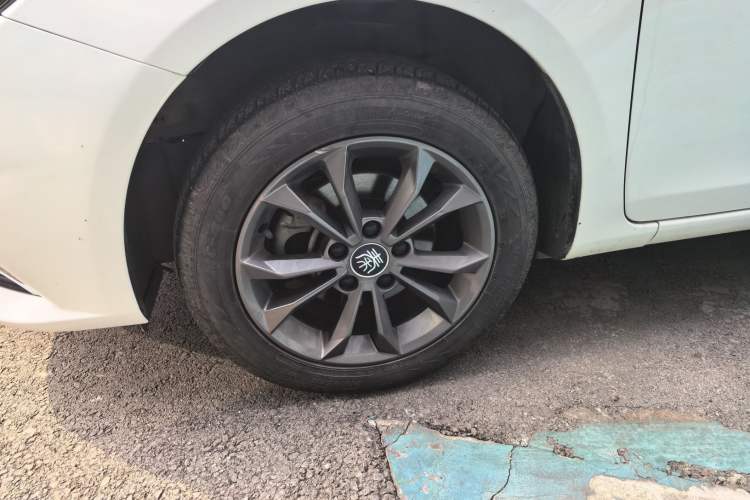 Used BYD Qin 2019 1.5L Manual Luxury Version Exterior 7