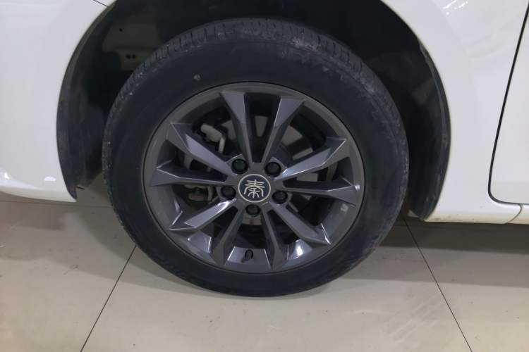 Used BYD Qin 2019 1.5L Manual Luxury Version Exterior 7