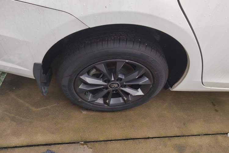 Used BYD Qin 2019 1.5L Automatic Luxury Model Exterior 8