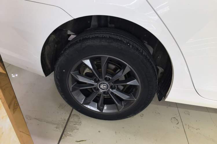 Used BYD Qin 2019 1.5L Manual Luxury Version Exterior 8