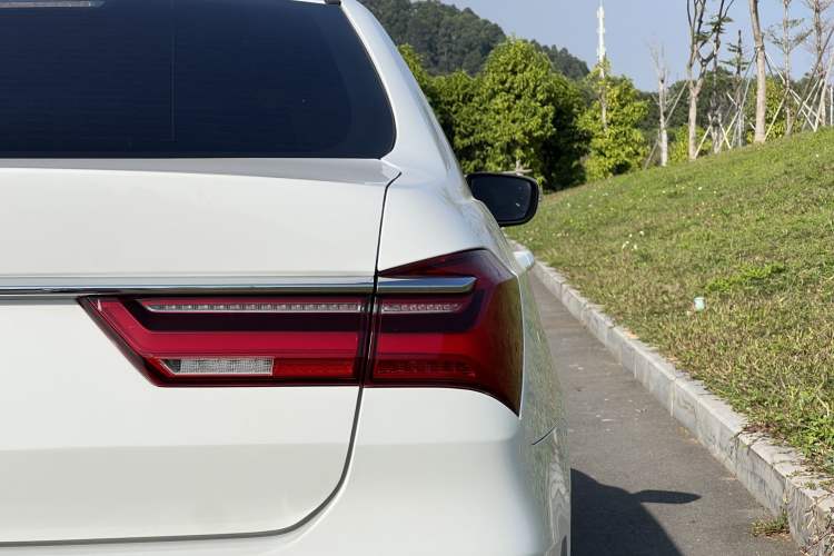 Used BYD Qin 2019 1.5L Automatic Luxury Model Exterior 8