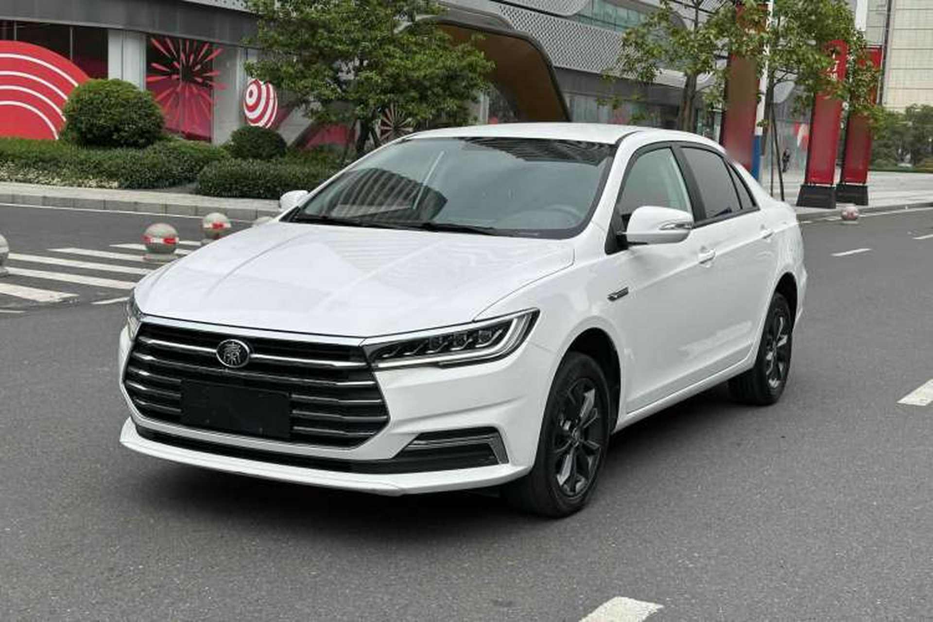Used BYD Qin 2019 1.5L Automatic Luxury Model Front Left 45 Deg