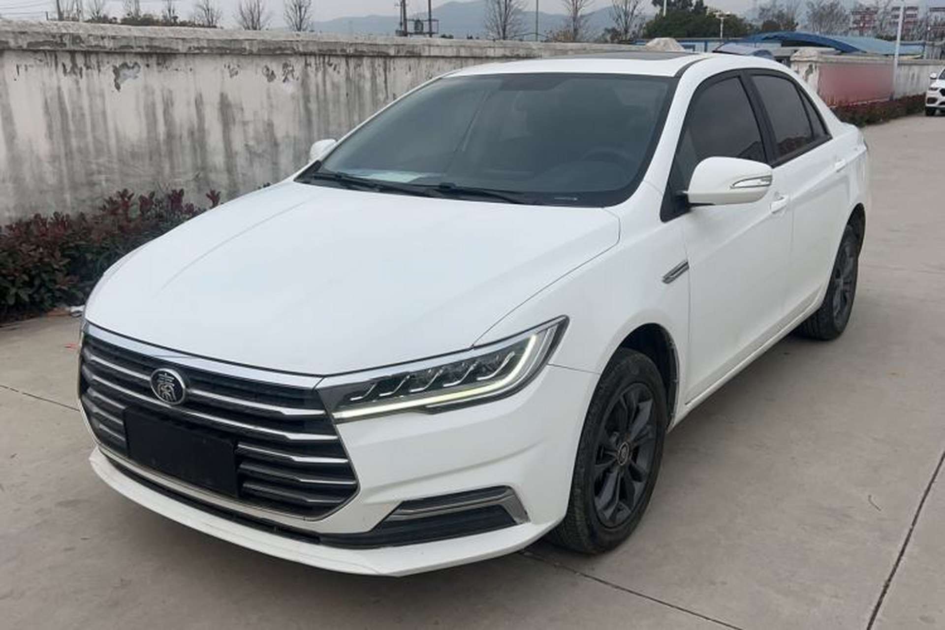 Used BYD Qin 2019 1.5L Manual Luxury Version Front Left 45 Deg