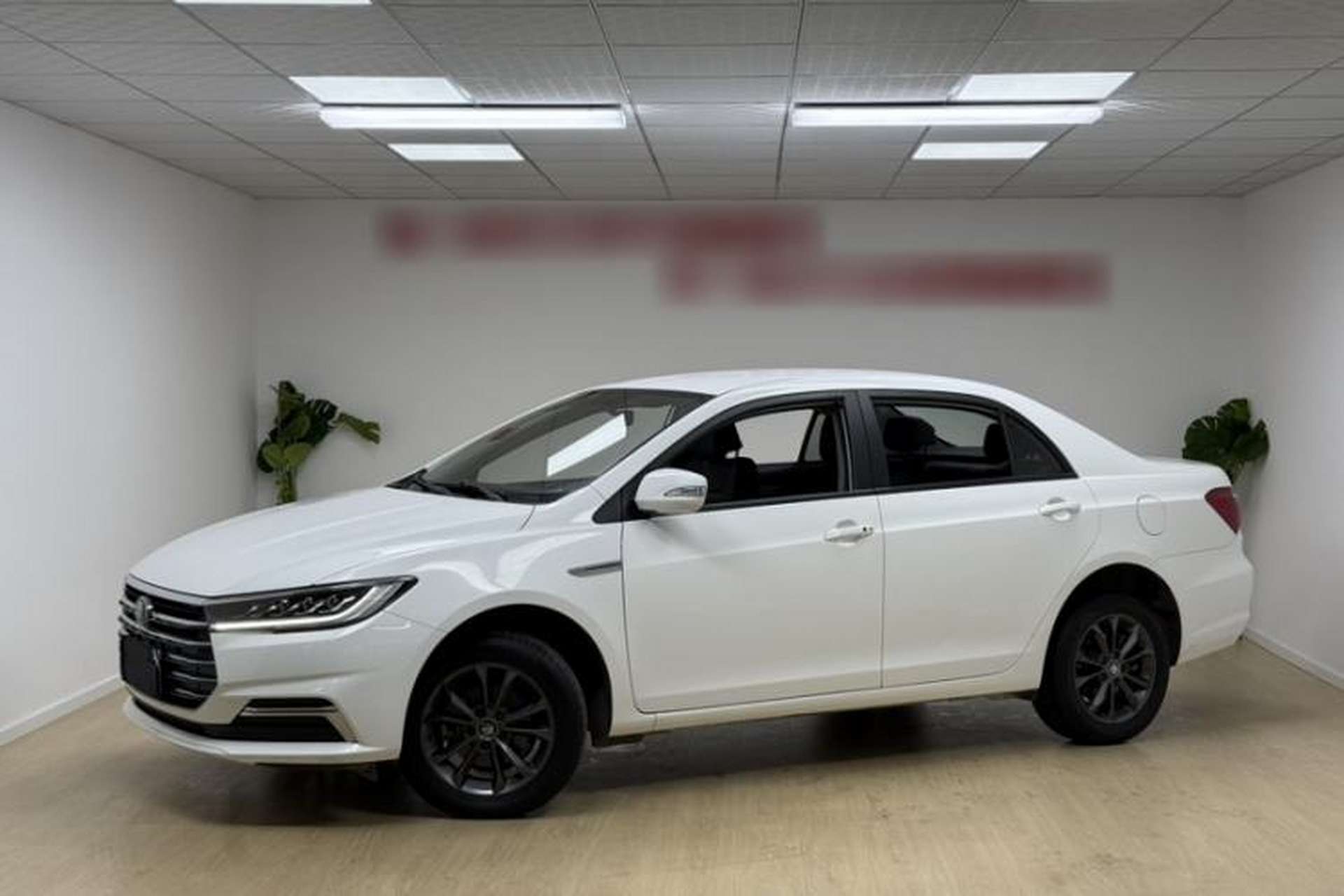 Used BYD Qin 2019 1.5L Automatic Luxury Model Front Left 45 Deg