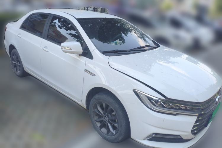 Used BYD Qin 2019 1.5L Automatic Luxury Model Front Right 45 Deg