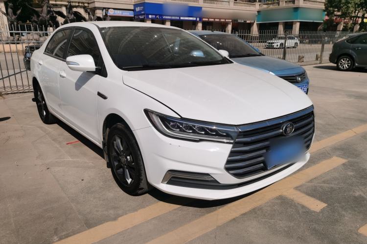 Used BYD Qin 2019 1.5L Automatic Luxury Model Front Right 45 Deg