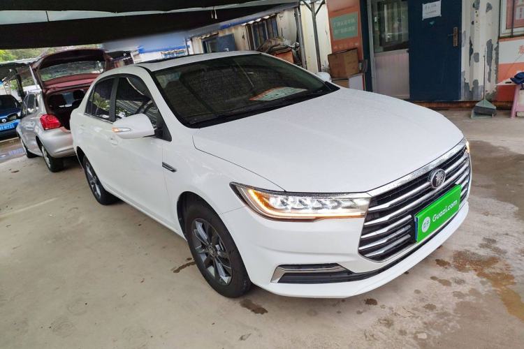 Used BYD Qin 2019 1.5L Automatic Prestige Model Front Right 45 Deg