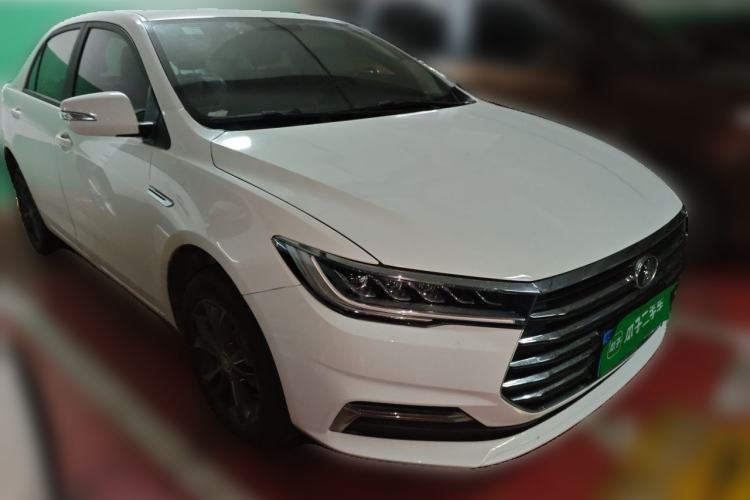Used BYD Qin 2019 1.5L Automatic Luxury Model Front Right 45 Deg