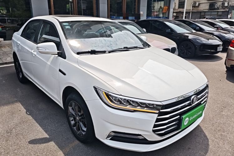 Used BYD Qin 2019 1.5L Automatic Prestige Model Front Right 45 Deg