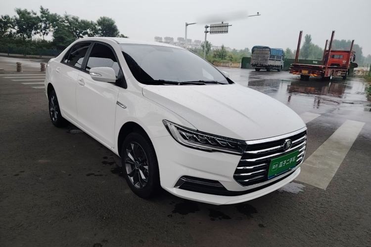 Used BYD Qin 2019 1.5L Automatic Luxury Model Front Right 45 Deg
