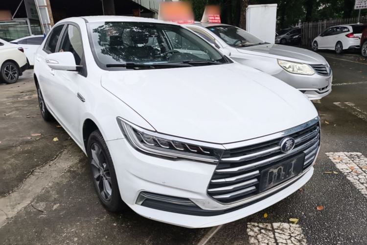 Used BYD Qin 2019 1.5L Automatic Luxury Model Front Right 45 Deg