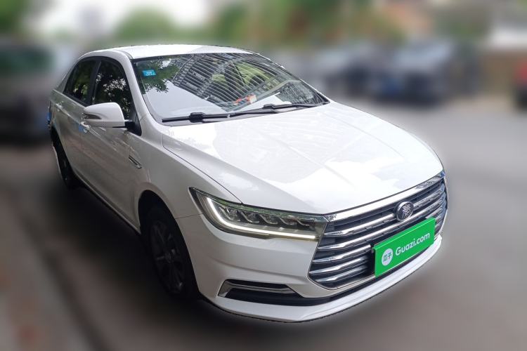 Used BYD Qin 2019 1.5L Automatic Luxury Model Front Right 45 Deg