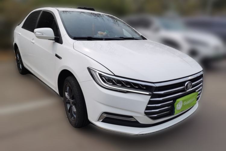 Used BYD Qin 2019 1.5L Automatic Luxury Model Front Right 45 Deg