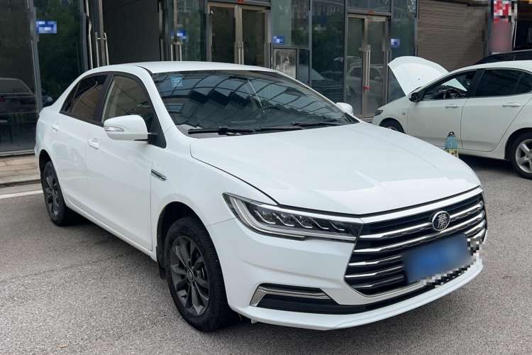 Used BYD Qin 2019 1.5L Automatic Luxury Model Front Right 45 Deg