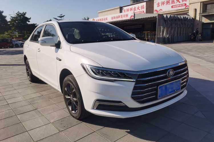 Used BYD Qin 2019 1.5L Automatic Luxury Model Front Right 45 Deg