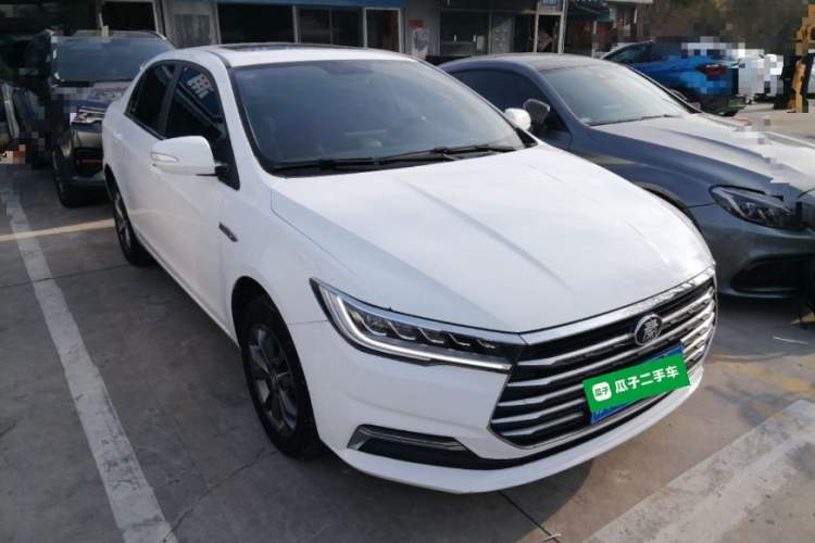 Used BYD Qin 2019 1.5L Automatic Prestige Model Front Right 45 Deg