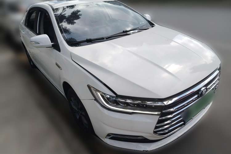 Used BYD Qin 2019 1.5L Automatic Prestige Model Front Right 45 Deg