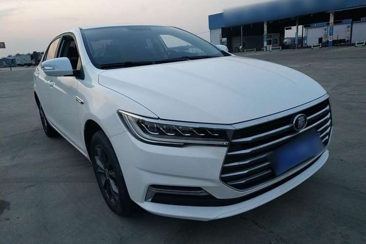 Used BYD Qin 2019 1.5L Automatic Prestige Model Front Right 45 Deg