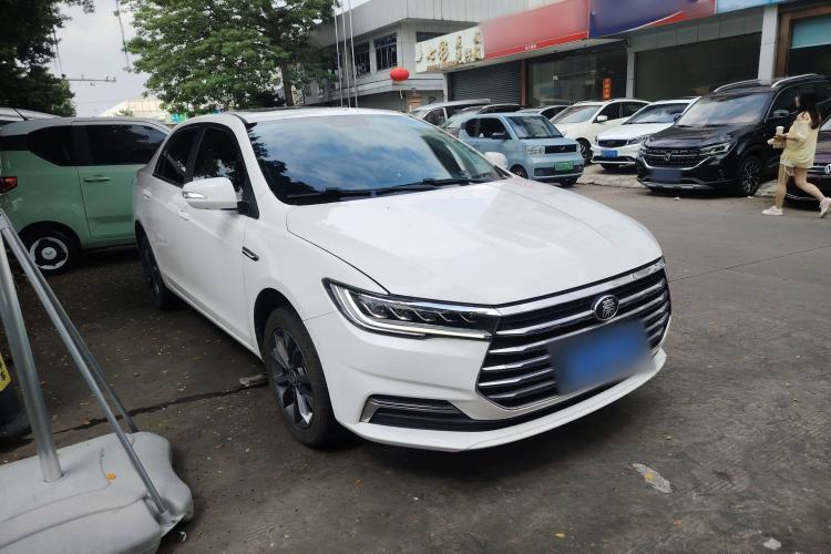 Used BYD Qin 2019 1.5L Automatic Prestige Model Front Right 45 Deg