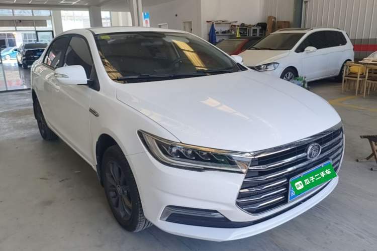 Used BYD Qin 2019 1.5L Automatic Luxury Model Front Right 45 Deg