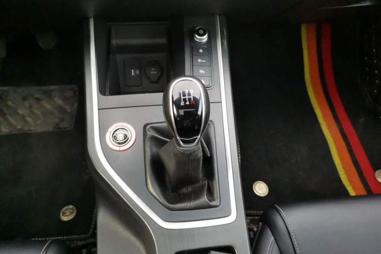 Used BYD Qin 2019 1.5L Manual Luxury Version Gear Lever