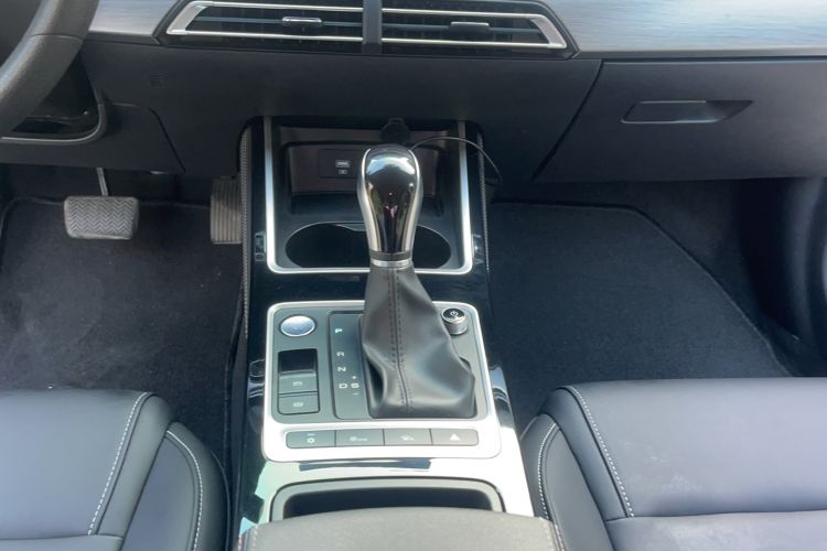 Used BYD Qin 2019 1.5L Automatic Luxury Model Gear Lever