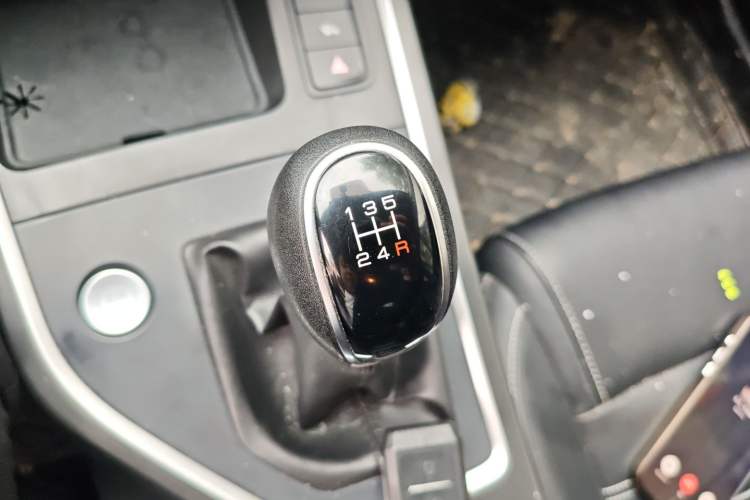 Used BYD Qin 2019 1.5L Manual Comfort Version Gear Lever