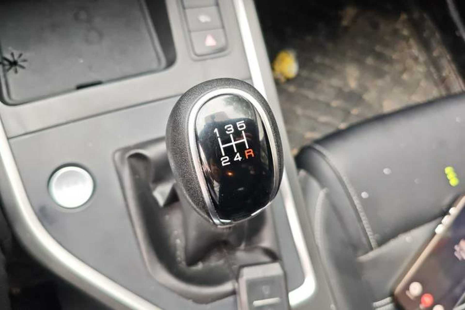 Used BYD Qin 2019 1.5L Manual Comfort Version Gear Lever
