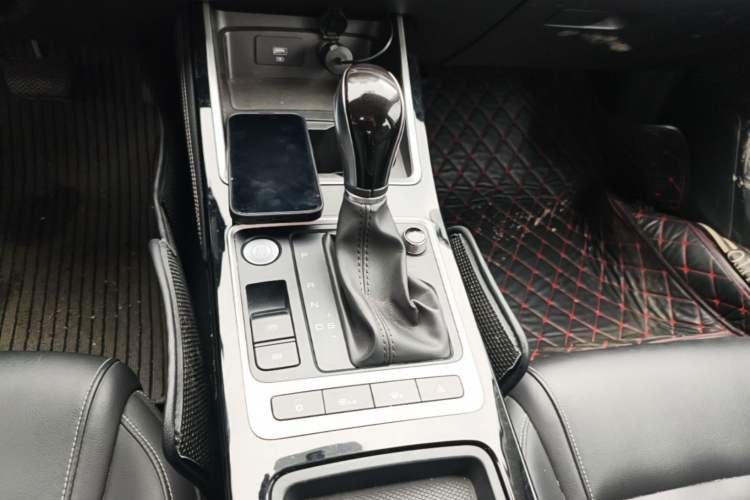 Used BYD Qin 2019 1.5L Automatic Luxury Model Gear Lever